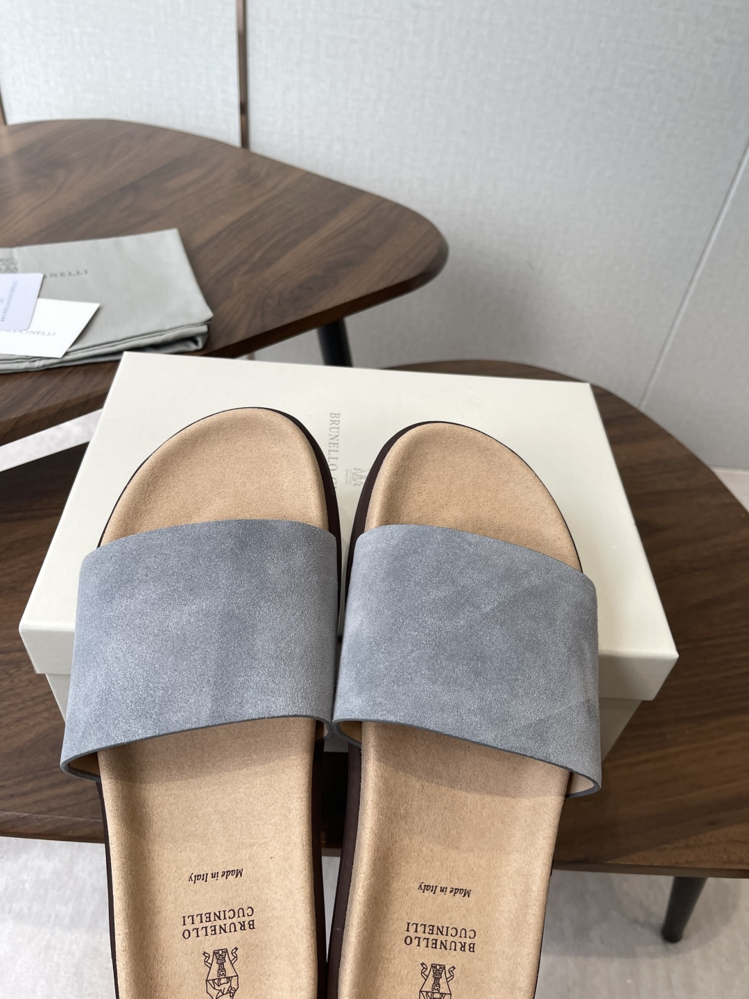 Brunello Cucinelli BC 情侣款26ss新款系列 博肯拖鞋此款凉拖鞋鞋型堪称经典，永不