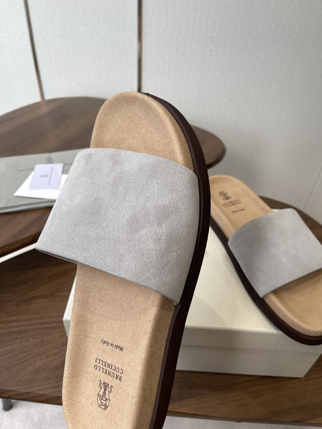Brunello Cucinelli BC 情侣款26ss新款系列 博肯拖鞋此款凉拖鞋鞋型堪称经典，永不
