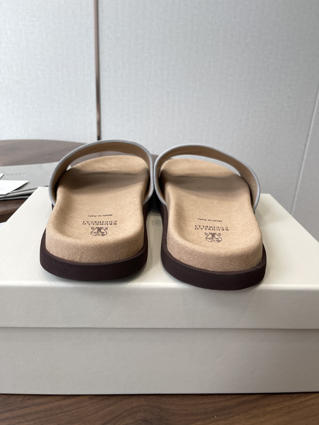 Brunello Cucinelli BC 情侣款26ss新款系列 博肯拖鞋此款凉拖鞋鞋型堪称经典，永不