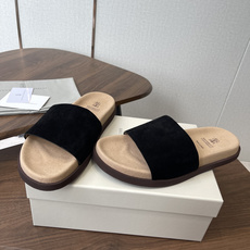 Brunello Cucinelli BC 情侣款26ss新款系列 博肯拖鞋此款凉拖鞋鞋型堪称经典,永不 Brunello Cucinelli BC 情侣款26ss新款系列 博肯拖鞋此款凉拖鞋鞋型堪称经典,永不