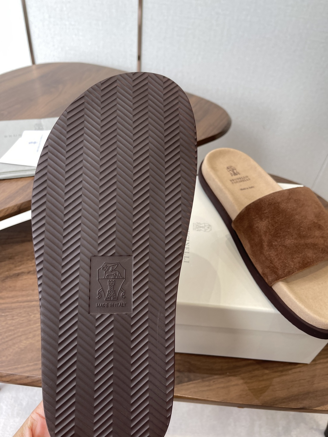 Brunello Cucinelli BC 情侣款26ss新款系列 博肯拖鞋此款凉拖鞋鞋型堪称经典，永不