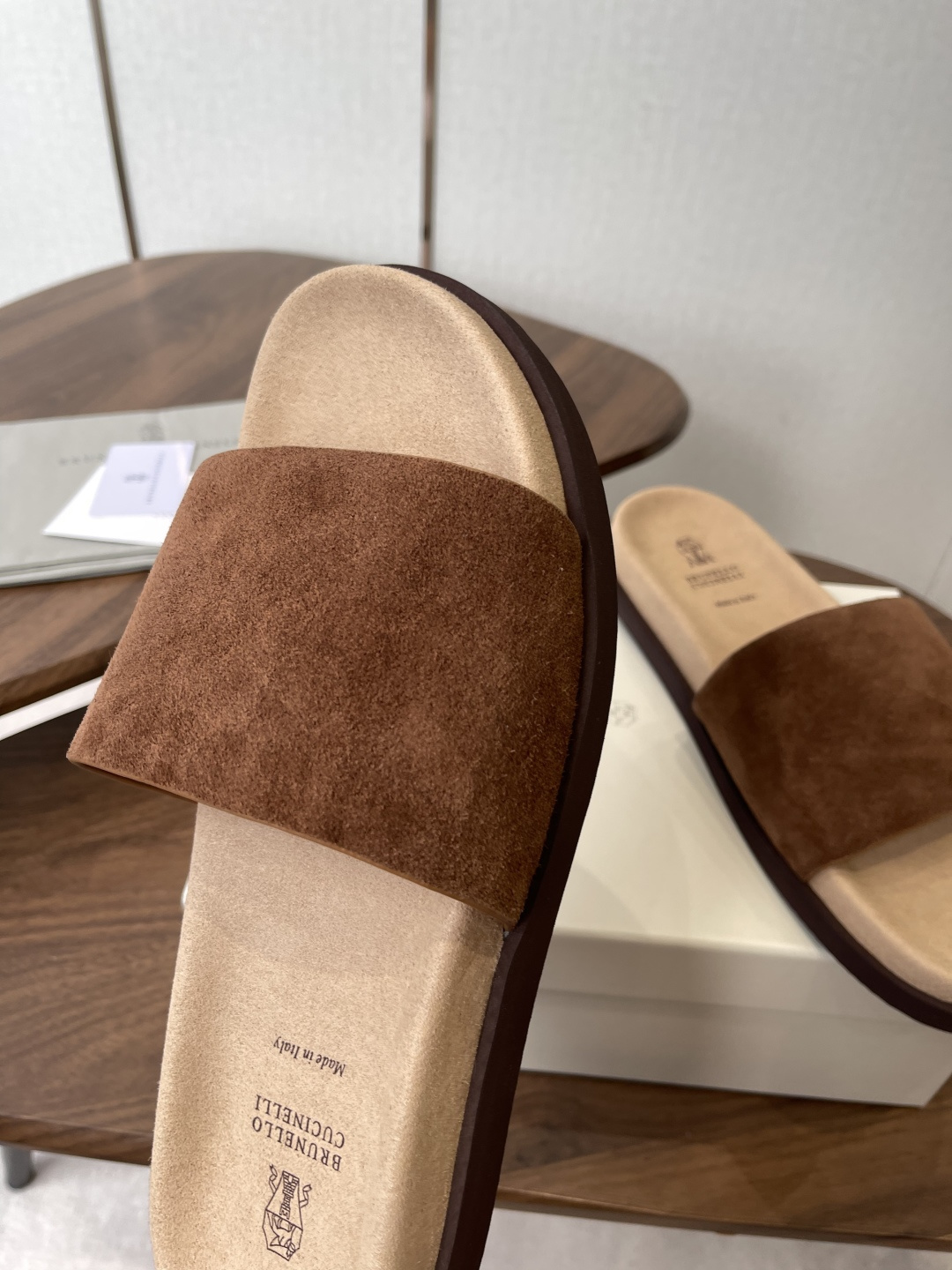 Brunello Cucinelli BC 情侣款26ss新款系列 博肯拖鞋此款凉拖鞋鞋型堪称经典，永不