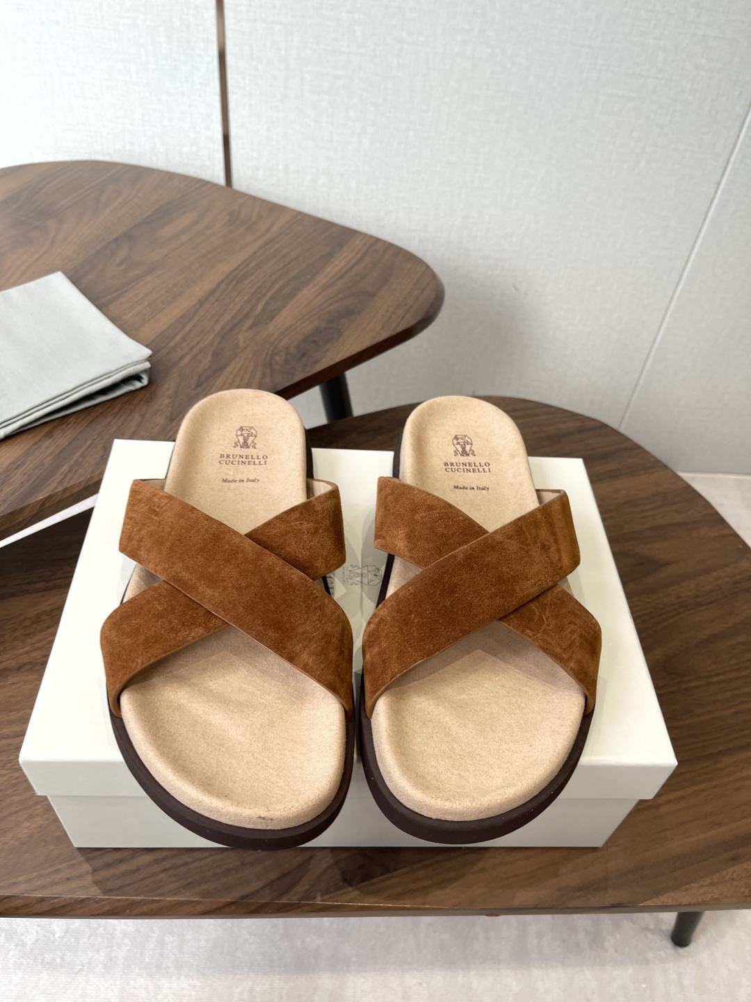 Brunello Cucinelli BC 情侣款26ss新款系列 博肯拖鞋此款凉拖鞋鞋型堪称经典，永不