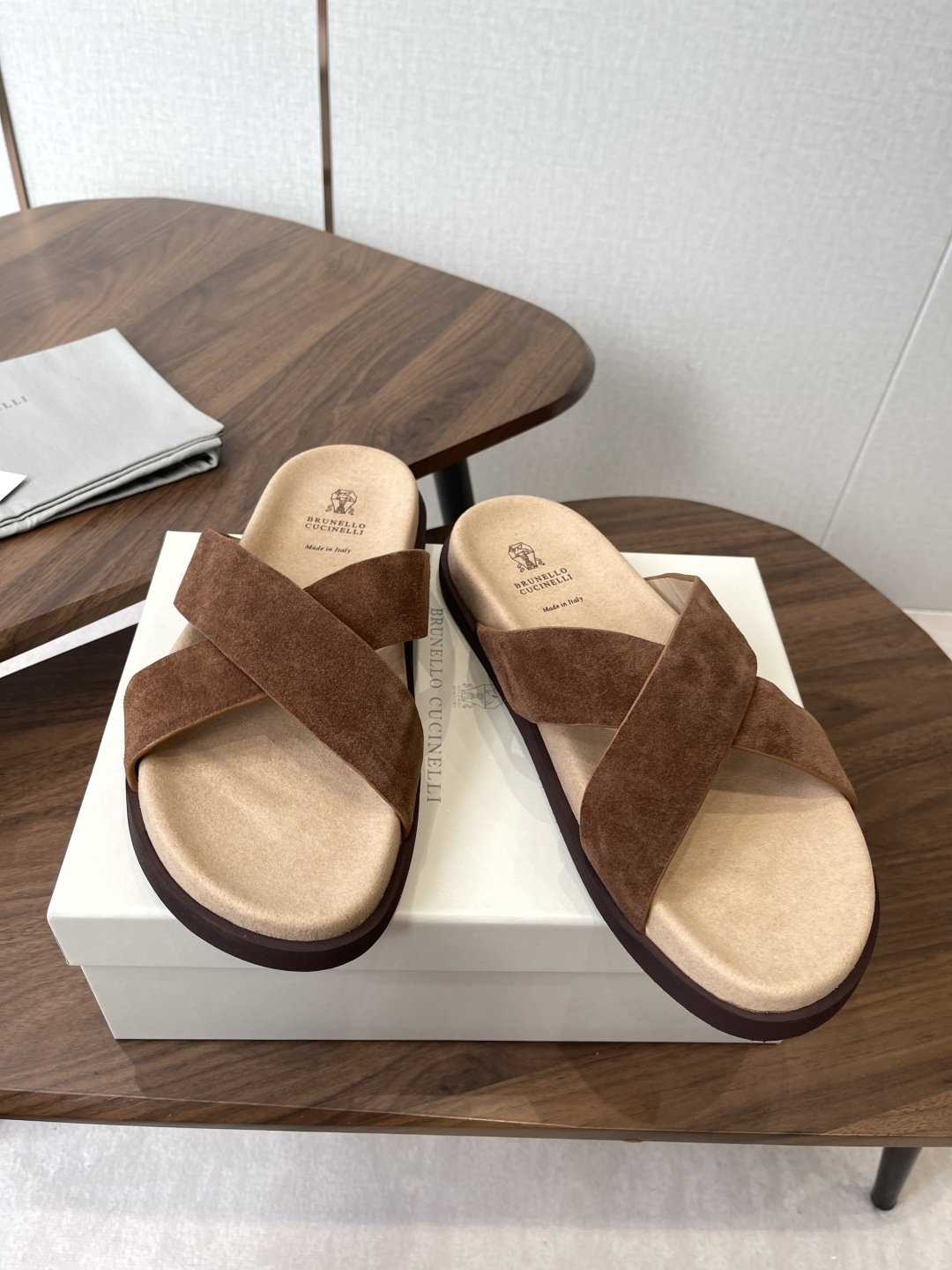 Brunello Cucinelli BC 情侣款26ss新款系列 博肯拖鞋此款凉拖鞋鞋型堪称经典，永不