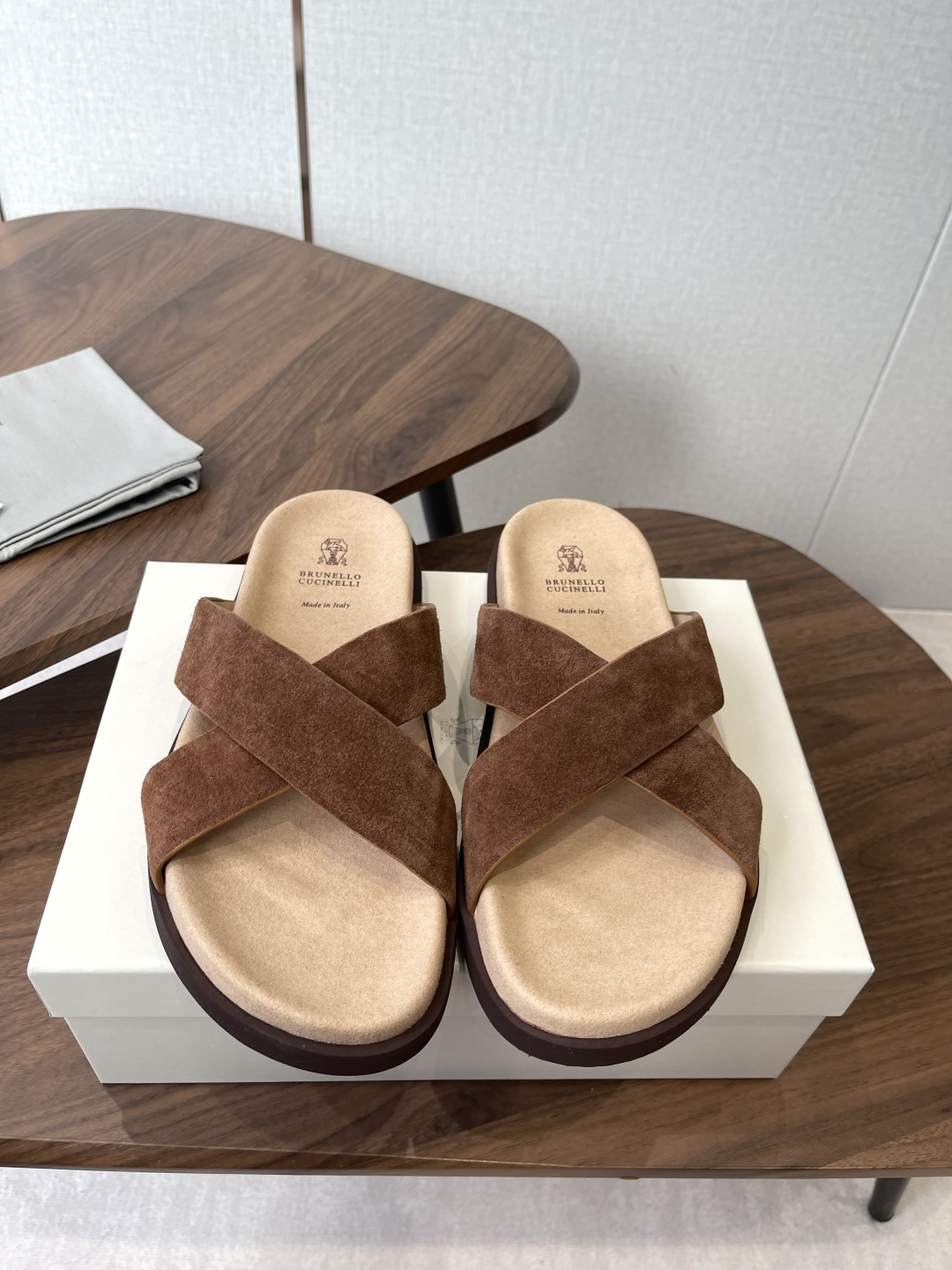 Brunello Cucinelli BC 情侣款26ss新款系列 博肯拖鞋此款凉拖鞋鞋型堪称经典，永不