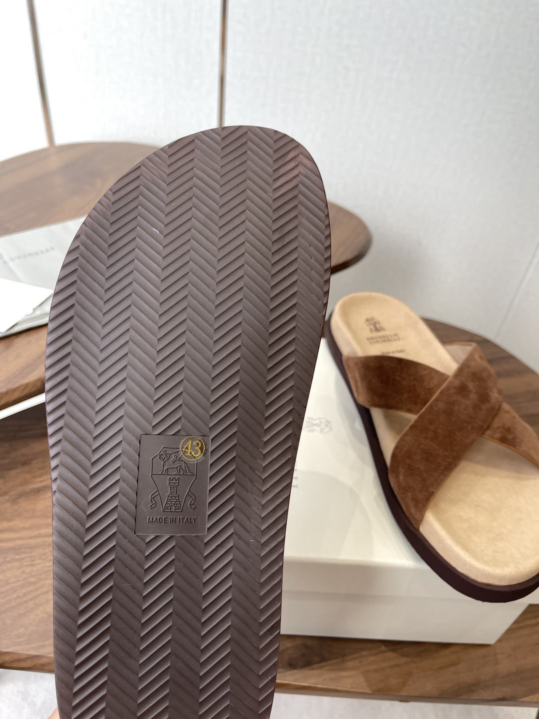 Brunello Cucinelli BC 情侣款26ss新款系列 博肯拖鞋此款凉拖鞋鞋型堪称经典，永不