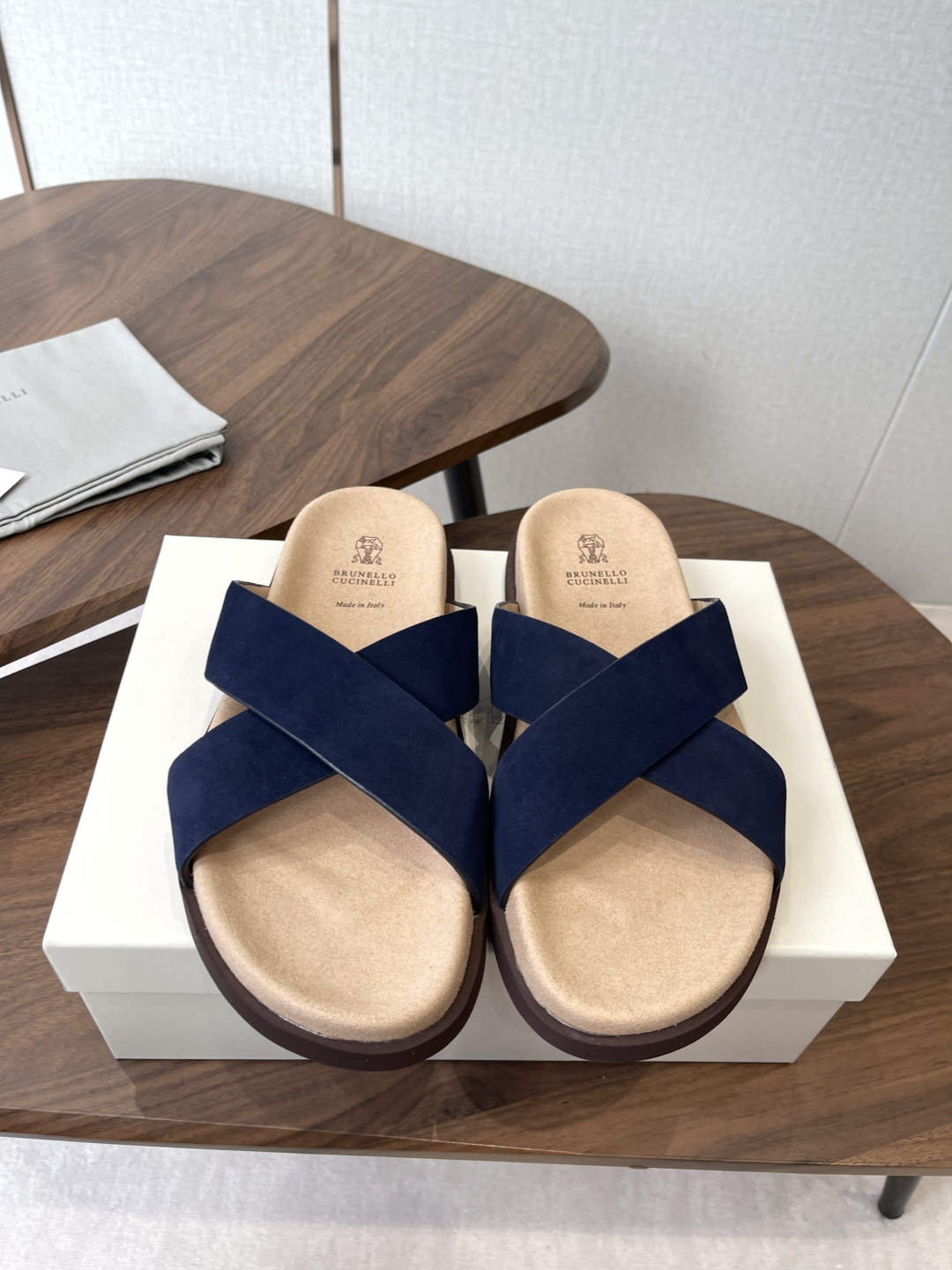 Brunello Cucinelli BC 情侣款26ss新款系列 博肯拖鞋此款凉拖鞋鞋型堪称经典，永不