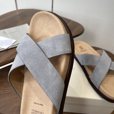 Brunello Cucinelli BC 情侣款26ss新款系列 博肯拖鞋此款凉拖鞋鞋型堪称经典,永不 Brunello Cucinelli BC 情侣款26ss新款系列 博肯拖鞋此款凉拖鞋鞋型堪称经典,永不