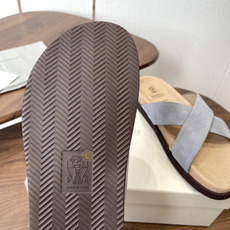 Brunello Cucinelli BC 情侣款26ss新款系列 博肯拖鞋此款凉拖鞋鞋型堪称经典,永不 Brunello Cucinelli BC 情侣款26ss新款系列 博肯拖鞋此款凉拖鞋鞋型堪称经典,永不