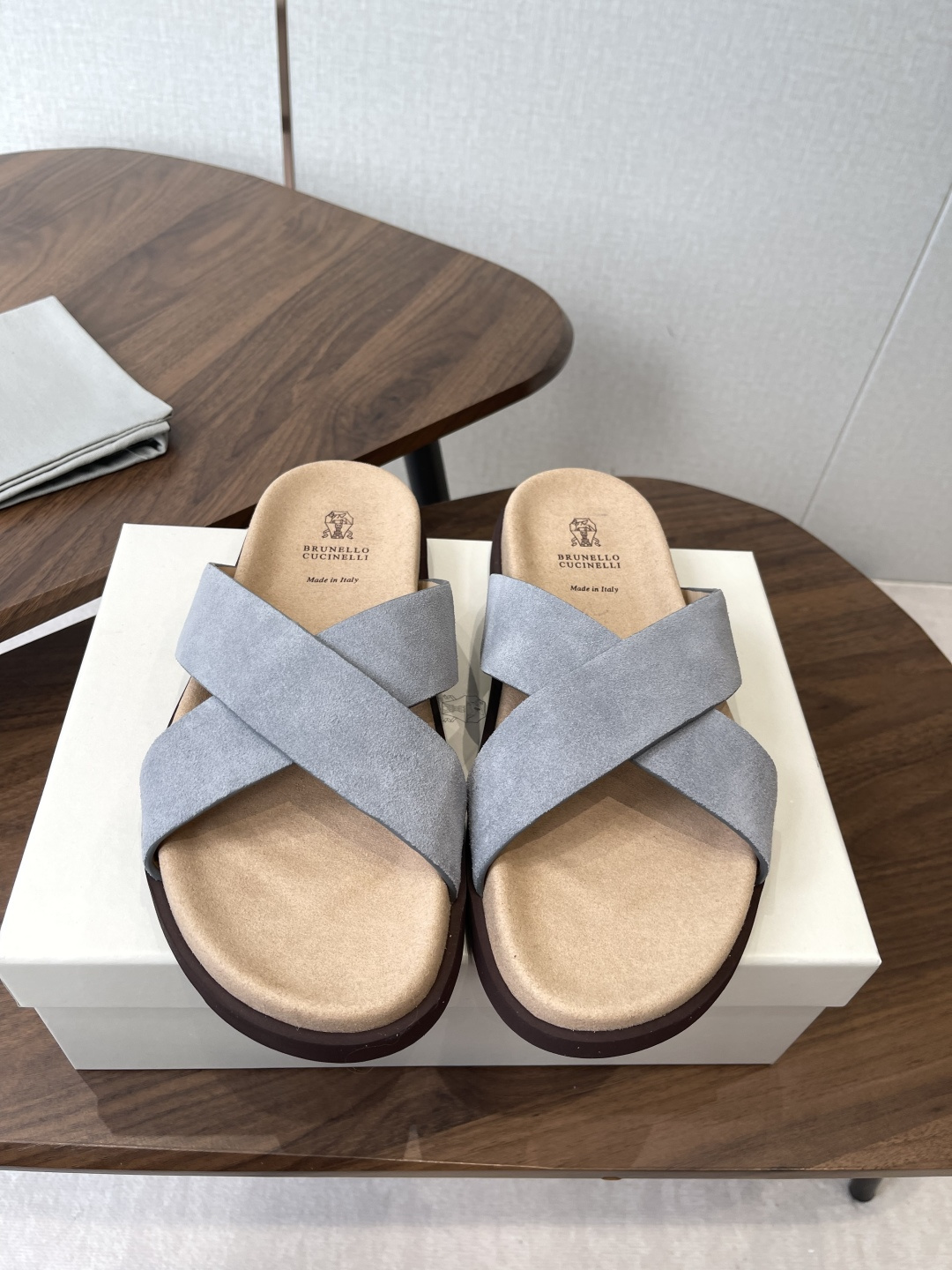 Brunello Cucinelli BC 情侣款26ss新款系列 博肯拖鞋此款凉拖鞋鞋型堪称经典，永不