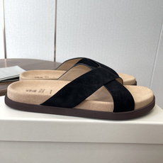 Brunello Cucinelli BC 情侣款26ss新款系列 博肯拖鞋此款凉拖鞋鞋型堪称经典,永不 Brunello Cucinelli BC 情侣款26ss新款系列 博肯拖鞋此款凉拖鞋鞋型堪称经典,永不