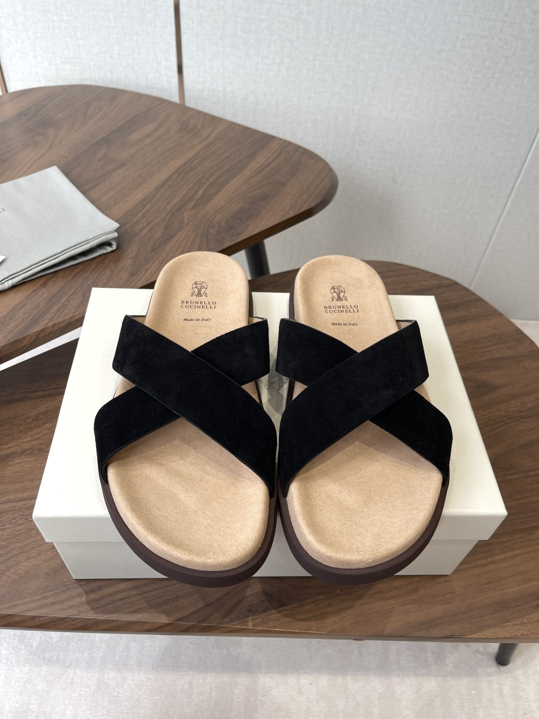 Brunello Cucinelli BC 情侣款26ss新款系列 博肯拖鞋此款凉拖鞋鞋型堪称经典，永不