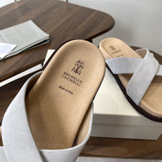 Brunello Cucinelli BC 情侣款26ss新款系列 博肯拖鞋此款凉拖鞋鞋型堪称经典,永不 Brunello Cucinelli BC 情侣款26ss新款系列 博肯拖鞋此款凉拖鞋鞋型堪称经典,永不