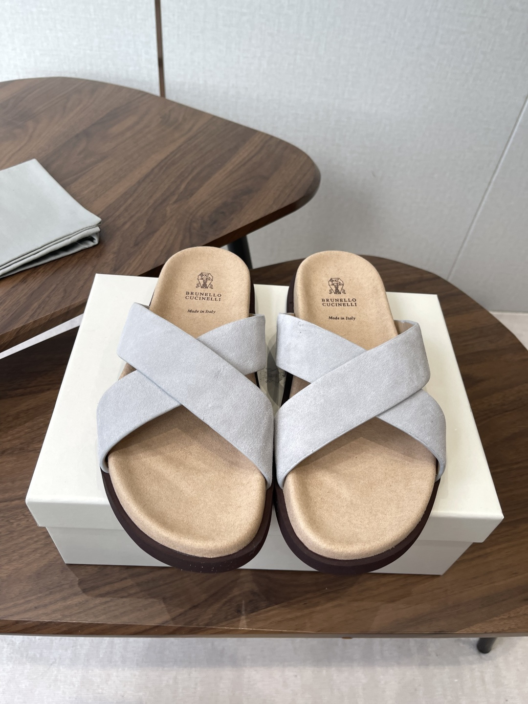 Brunello Cucinelli BC 情侣款26ss新款系列 博肯拖鞋此款凉拖鞋鞋型堪称经典，永不