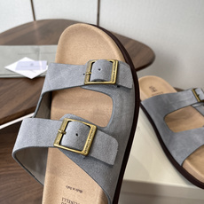 Brunello Cucinelli BC 情侣款26ss新款系列 博肯拖鞋此款凉拖鞋鞋型堪称经典,永不 Brunello Cucinelli BC 情侣款26ss新款系列 博肯拖鞋此款凉拖鞋鞋型堪称经典,永不