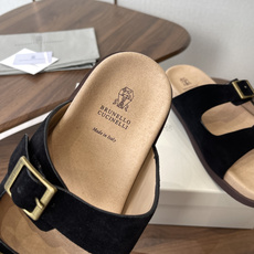 Brunello Cucinelli BC 情侣款26ss新款系列 博肯拖鞋此款凉拖鞋鞋型堪称经典,永不 Brunello Cucinelli BC 情侣款26ss新款系列 博肯拖鞋此款凉拖鞋鞋型堪称经典,永不