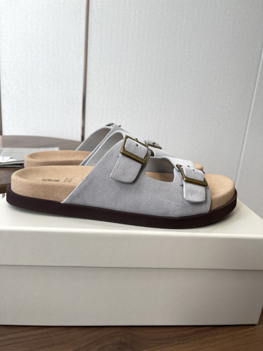 Brunello Cucinelli BC 情侣款26ss新款系列 博肯拖鞋此款凉拖鞋鞋型堪称经典，永不