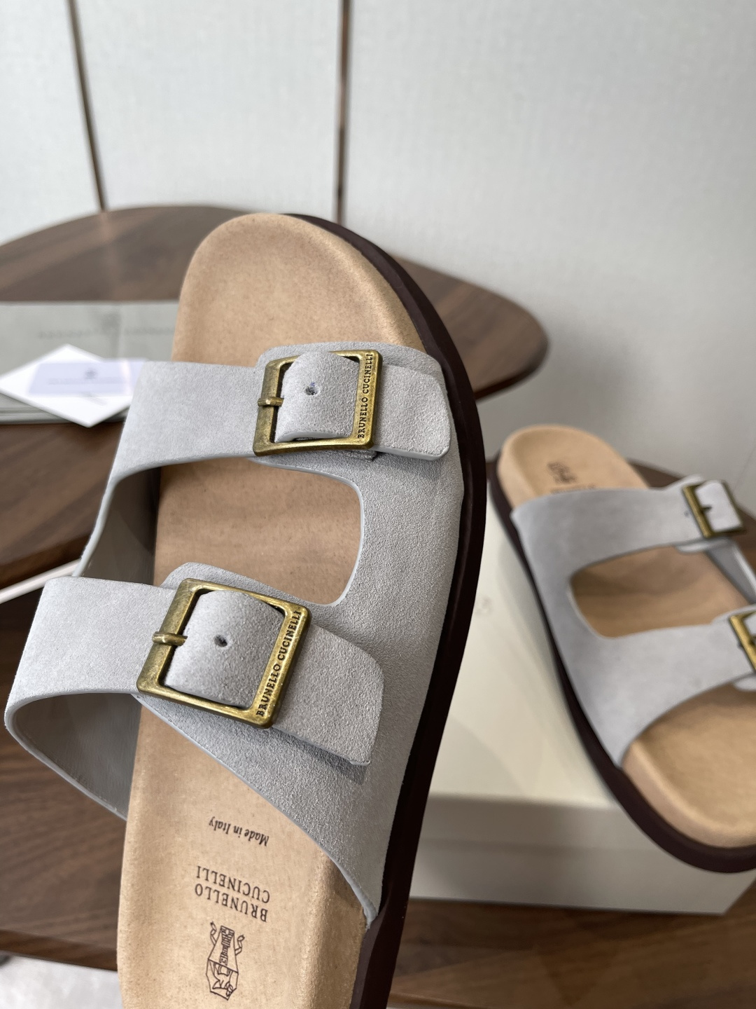 Brunello Cucinelli BC 情侣款26ss新款系列 博肯拖鞋此款凉拖鞋鞋型堪称经典，永不