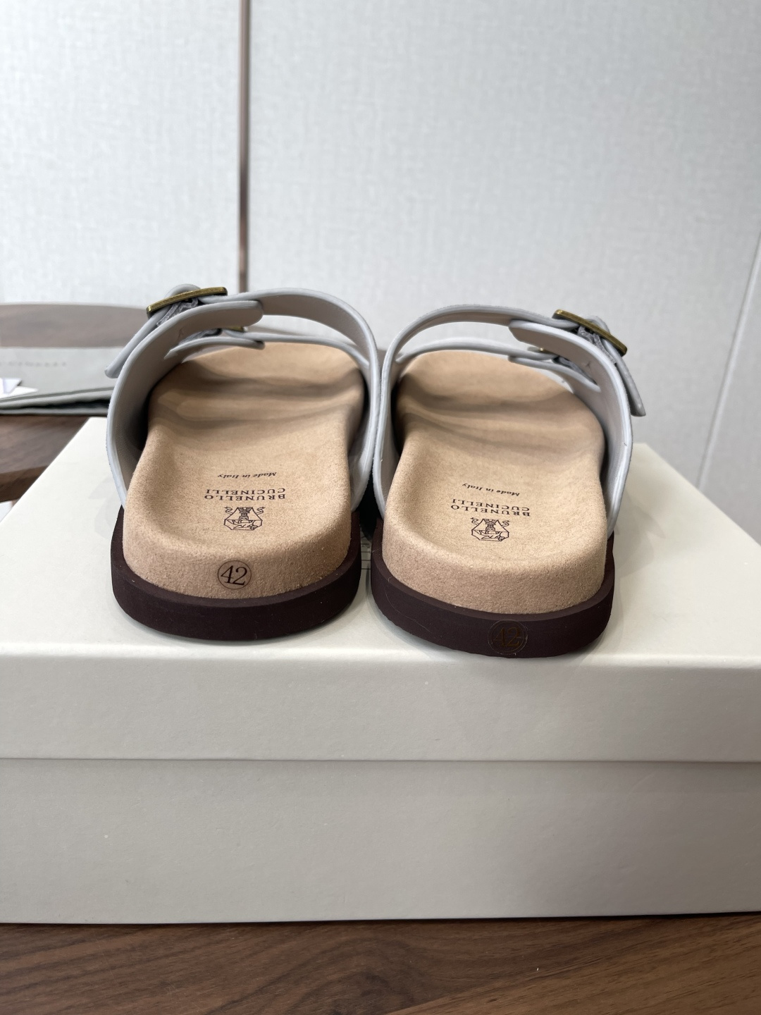 Brunello Cucinelli BC 情侣款26ss新款系列 博肯拖鞋此款凉拖鞋鞋型堪称经典，永不
