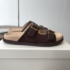 Brunello Cucinelli BC 情侣款26ss新款系列 博肯拖鞋此款凉拖鞋鞋型堪称经典,永不 Brunello Cucinelli BC 情侣款26ss新款系列 博肯拖鞋此款凉拖鞋鞋型堪称经典,永不