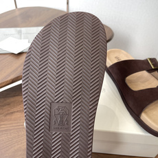 Brunello Cucinelli BC 情侣款26ss新款系列 博肯拖鞋此款凉拖鞋鞋型堪称经典,永不 Brunello Cucinelli BC 情侣款26ss新款系列 博肯拖鞋此款凉拖鞋鞋型堪称经典,永不