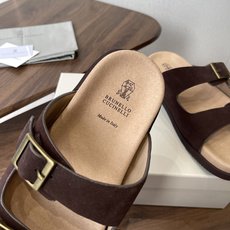 Brunello Cucinelli BC 情侣款26ss新款系列 博肯拖鞋此款凉拖鞋鞋型堪称经典,永不 Brunello Cucinelli BC 情侣款26ss新款系列 博肯拖鞋此款凉拖鞋鞋型堪称经典,永不