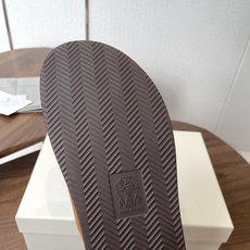 Brunello Cucinelli BC 情侣款26ss新款系列 博肯拖鞋此款凉拖鞋鞋型堪称经典,永不 Brunello Cucinelli BC 情侣款26ss新款系列 博肯拖鞋此款凉拖鞋鞋型堪称经典,永不