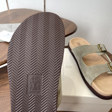 Brunello Cucinelli BC 情侣款26ss新款系列 博肯拖鞋此款凉拖鞋鞋型堪称经典,永不 Brunello Cucinelli BC 情侣款26ss新款系列 博肯拖鞋此款凉拖鞋鞋型堪称经典,永不