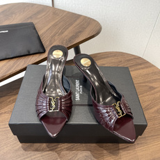 Saint Laurent26SS春夏新款尖头细跟凉拖自带冷艳贵气感的夏日高跟款,这双直接把法式性感和高 Saint Laurent26SS春夏新款尖头细跟凉拖自带冷艳贵气感的夏日高跟款,这双直接把法式性感和高