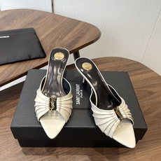 Saint Laurent26SS春夏新款尖头细跟凉拖自带冷艳贵气感的夏日高跟款,这双直接把法式性感和高 Saint Laurent26SS春夏新款尖头细跟凉拖自带冷艳贵气感的夏日高跟款,这双直接把法式性感和高