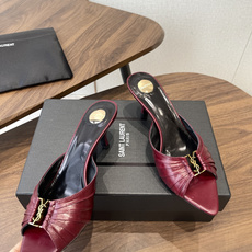 Saint Laurent26SS春夏新款尖头细跟凉拖自带冷艳贵气感的夏日高跟款,这双直接把法式性感和高 Saint Laurent26SS春夏新款尖头细跟凉拖自带冷艳贵气感的夏日高跟款,这双直接把法式性感和高