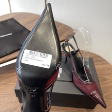 Saint Laurent 圣罗兰 26WF早春尖头 高跟 凉鞋简直是为想在夏日slay全场的姐妹而生! Saint Laurent 圣罗兰 26WF早春尖头 高跟 凉鞋简直是为想在夏日slay全场的姐妹而生!