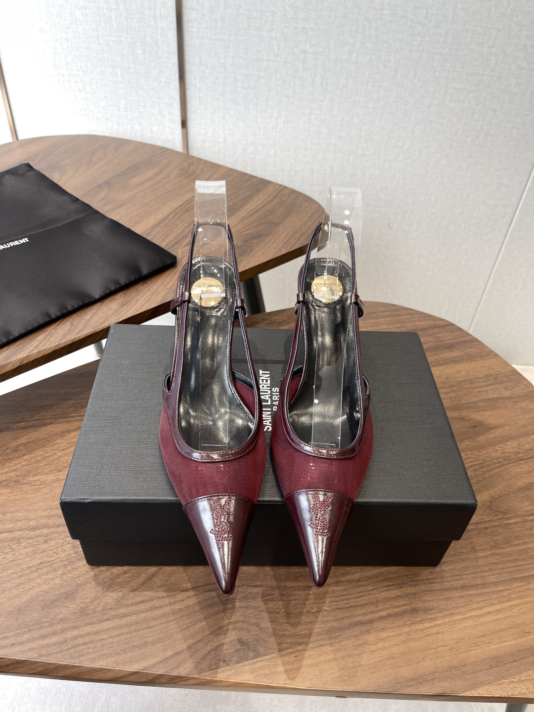 Saint Laurent 圣罗兰 26WF早春尖头 高跟 凉鞋简直是为想在夏日slay全场的姐妹而生！
