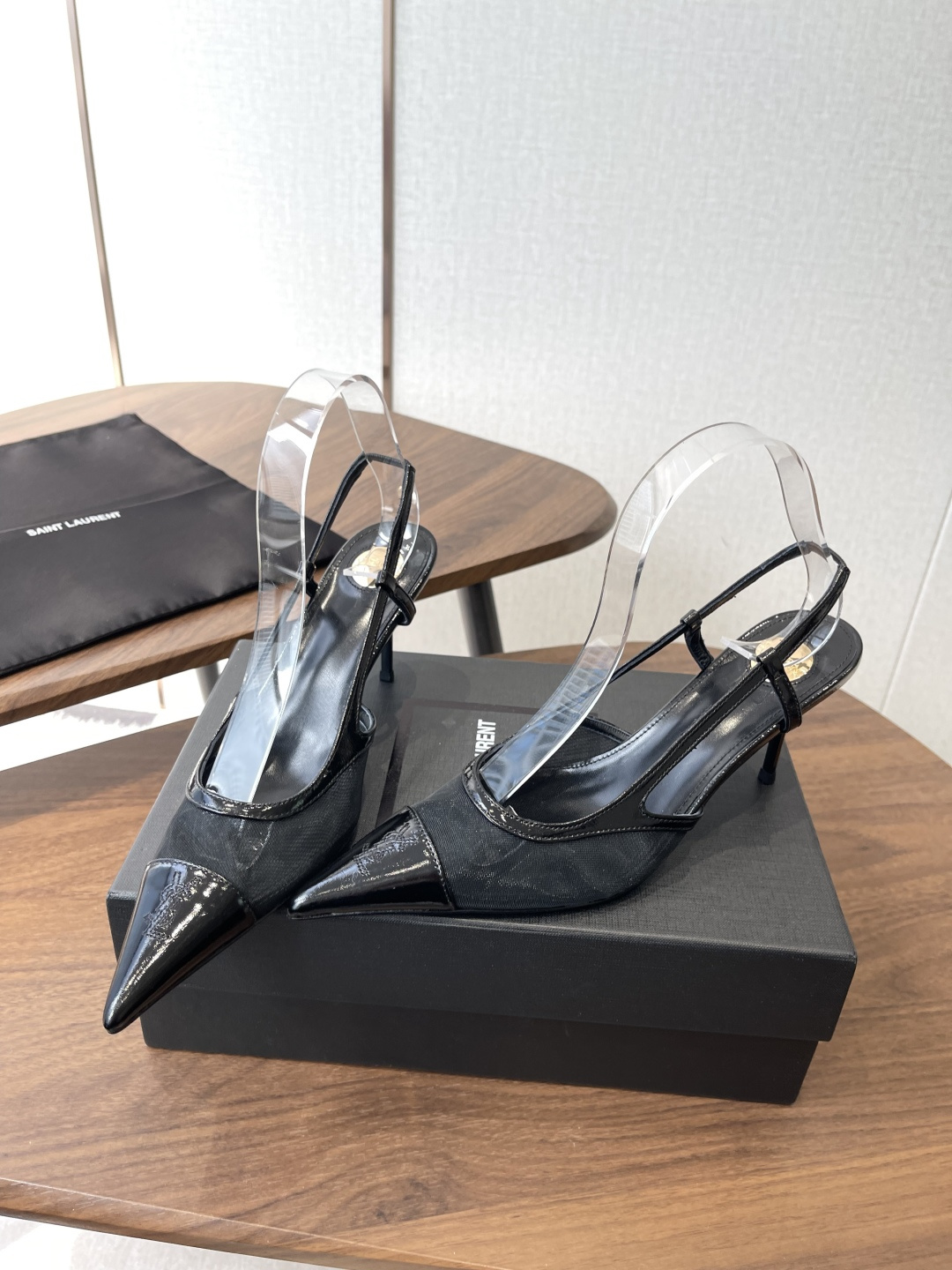 Saint Laurent 圣罗兰 26WF早春尖头 高跟 凉鞋简直是为想在夏日slay全场的姐妹而生！