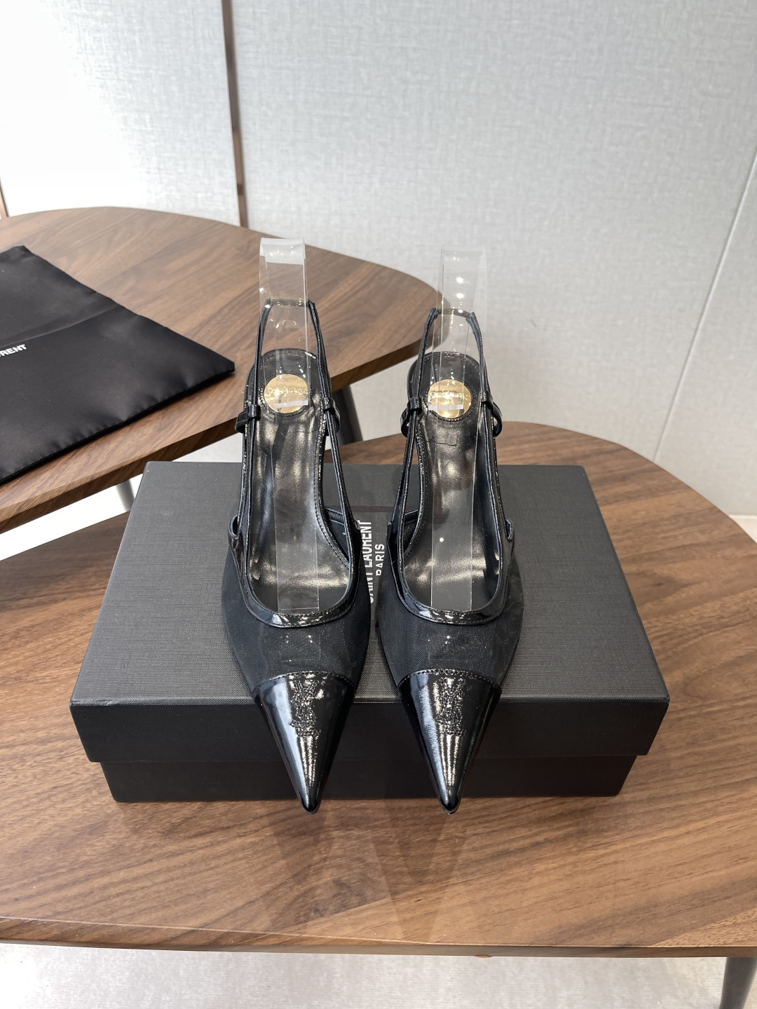 Saint Laurent 圣罗兰 26WF早春尖头 高跟 凉鞋简直是为想在夏日slay全场的姐妹而生！