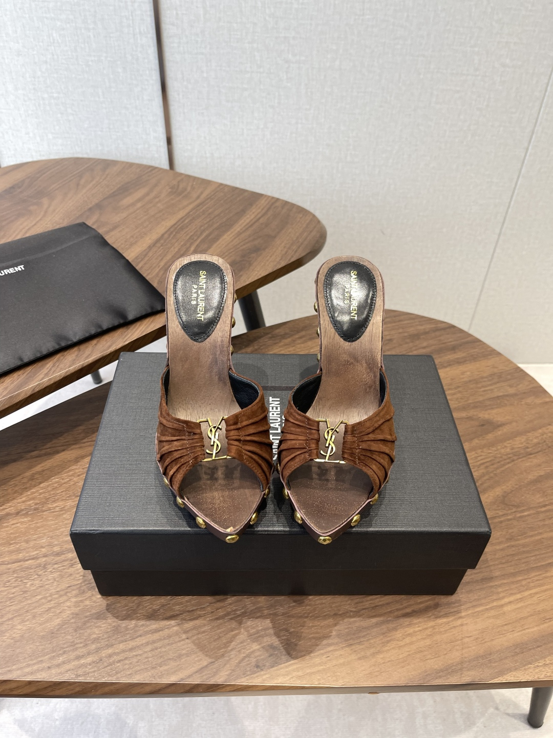 Saint Laurent / 圣罗兰LeeYSL 2026新款木🪵跟凉鞋 —————————————美