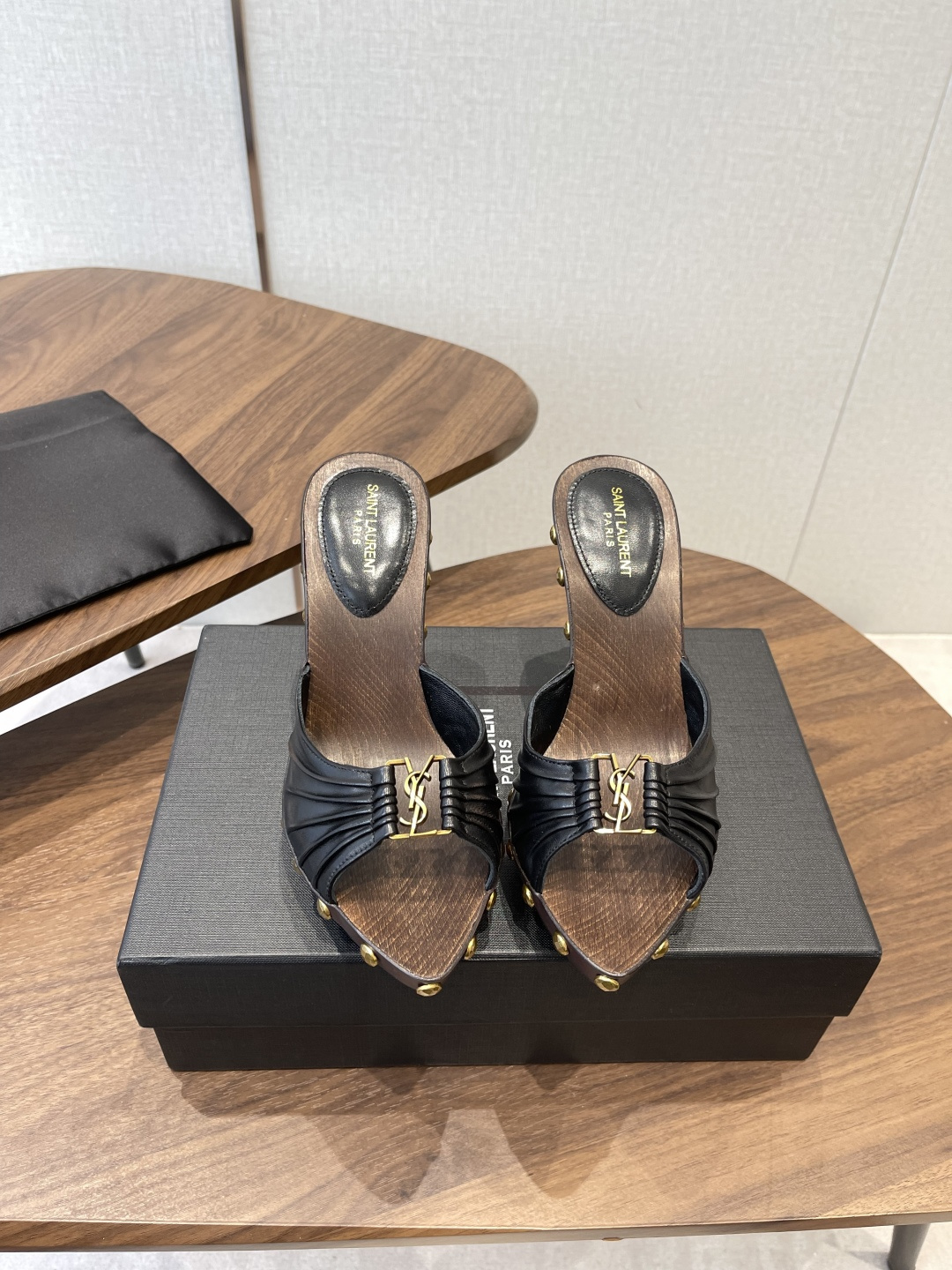 Saint Laurent / 圣罗兰LeeYSL 2026新款木🪵跟凉鞋 —————————————美