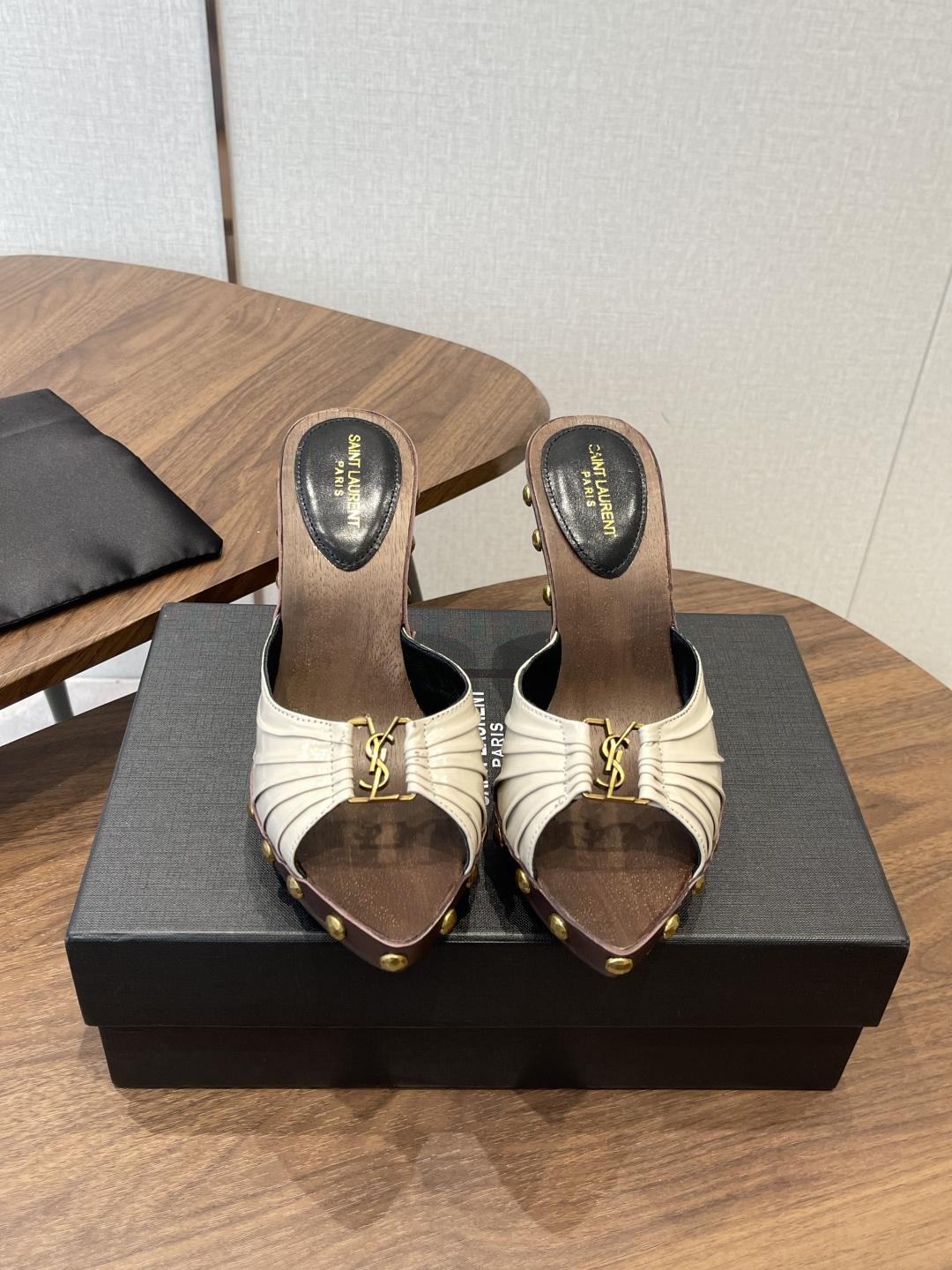 Saint Laurent / 圣罗兰LeeYSL 2026新款木🪵跟凉鞋 —————————————美