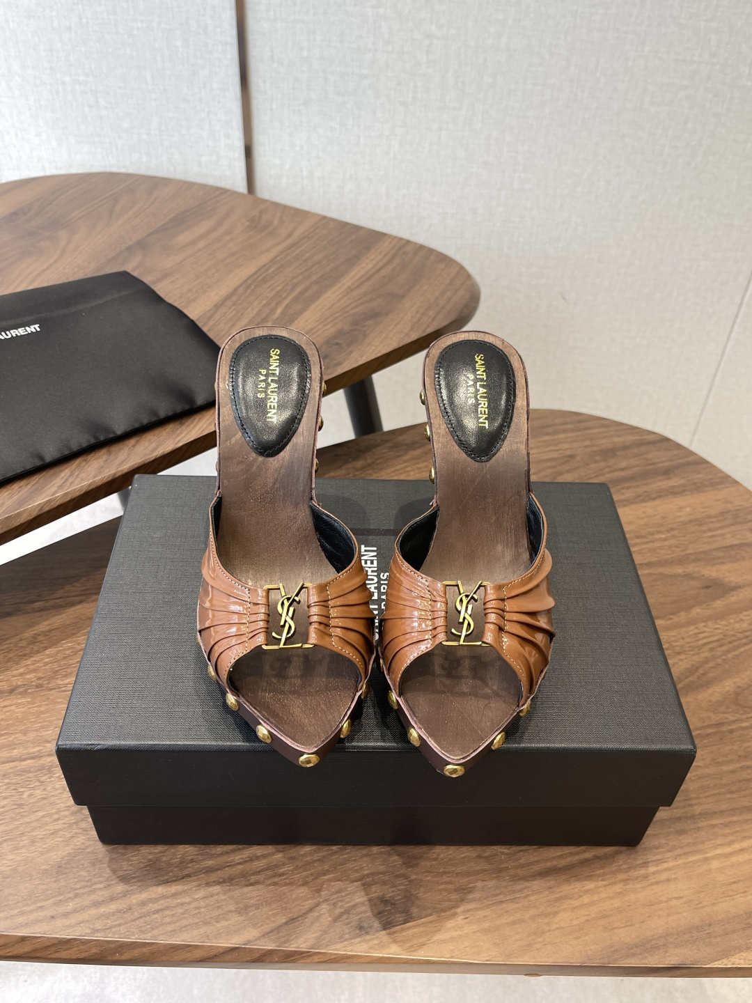 Saint Laurent / 圣罗兰LeeYSL 2026新款木🪵跟凉鞋 —————————————美 Saint Laurent / 圣罗兰LeeYSL 2026新款木🪵跟凉鞋 —————————————美