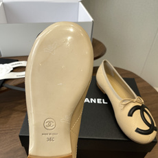 CHANEL26ss小香经典菱格蝴蝶结康鹏芭蕾舞鞋当菱格纹的密码邂逅芭蕾的灵动这双单鞋便成了穿越时光的优 CHANEL26ss小香经典菱格蝴蝶结康鹏芭蕾舞鞋当菱格纹的密码邂逅芭蕾的灵动这双单鞋便成了穿越时光的优