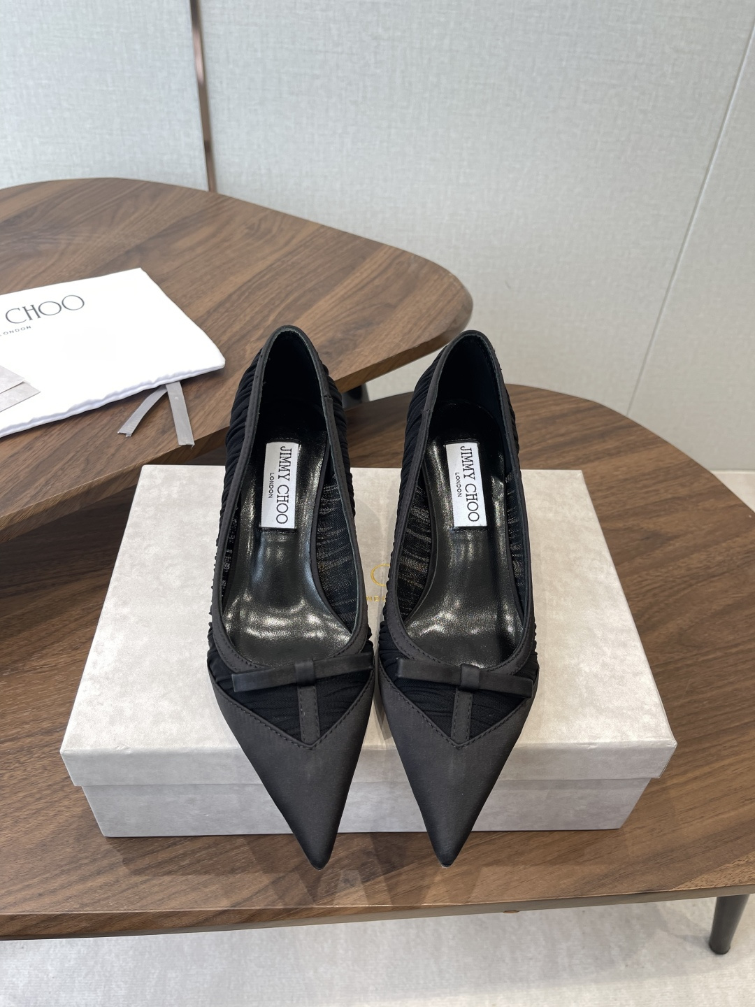 Jimmy Choo 26ss 春夏 系列JC新款 高跟凉鞋模糊鞋履与珠宝配饰之间的界线 鲜明 Jimm