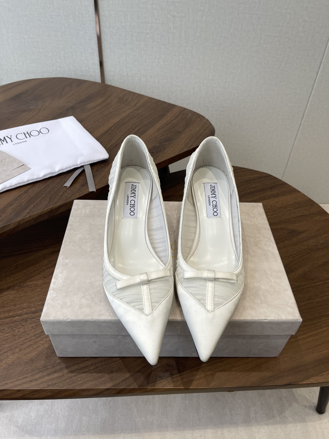 Jimmy Choo 26ss 春夏 系列JC新款 高跟凉鞋模糊鞋履与珠宝配饰之间的界线 鲜明 Jimm
