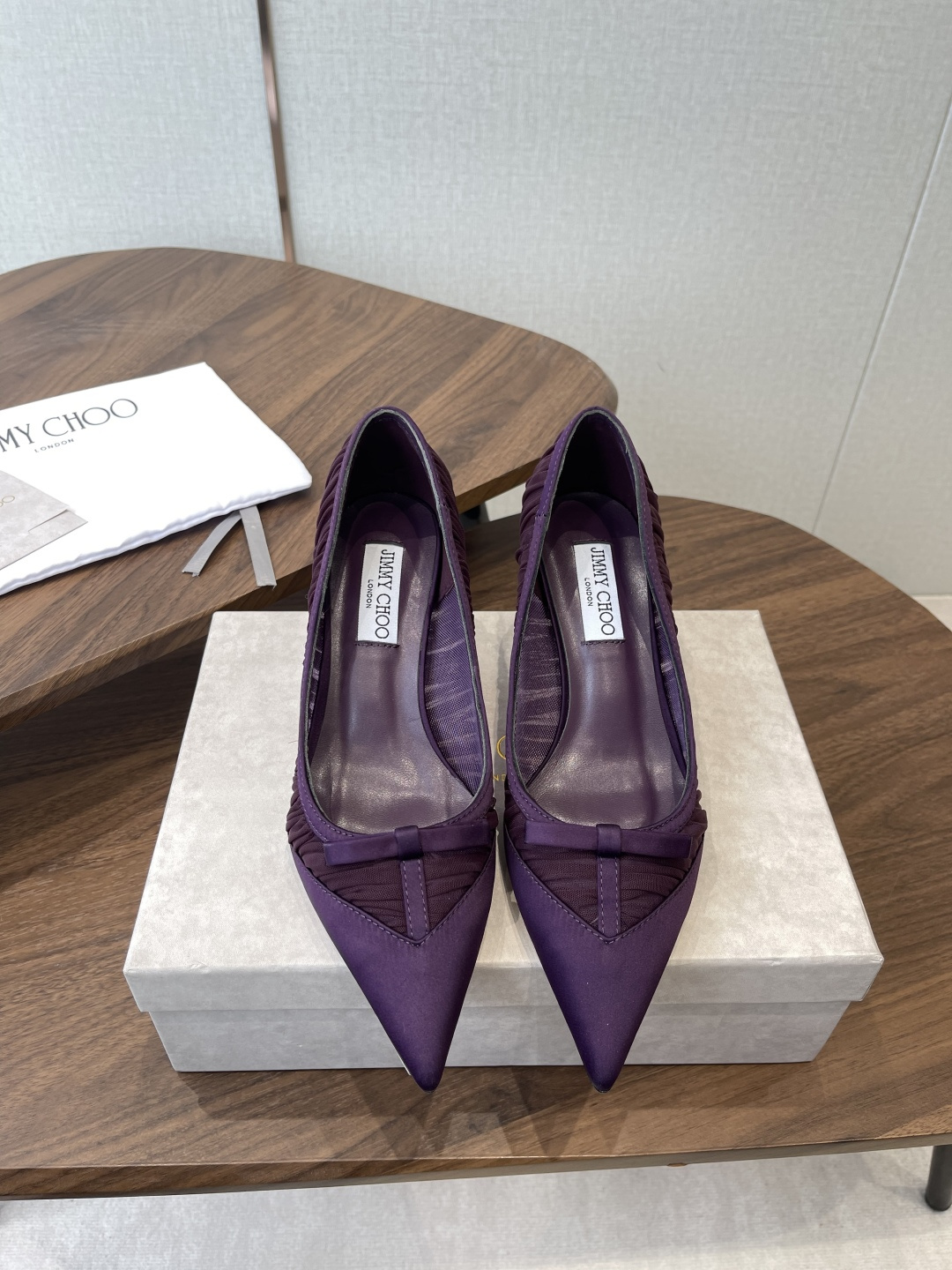 Jimmy Choo 26ss 春夏 系列JC新款 高跟凉鞋模糊鞋履与珠宝配饰之间的界线 鲜明 Jimm