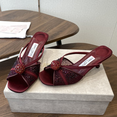 Jimmy Choo 26ss 春夏 系列JC新款 高跟拖鞋 凉鞋模糊鞋履与珠宝配饰之间的界线 鲜明 J Jimmy Choo 26ss 春夏 系列JC新款 高跟拖鞋 凉鞋模糊鞋履与珠宝配饰之间的界线 鲜明 J