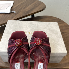 Jimmy Choo 26ss 春夏 系列JC新款 高跟拖鞋 凉鞋模糊鞋履与珠宝配饰之间的界线 鲜明 J Jimmy Choo 26ss 春夏 系列JC新款 高跟拖鞋 凉鞋模糊鞋履与珠宝配饰之间的界线 鲜明 J