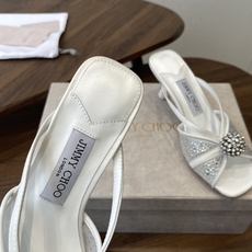 Jimmy Choo 26ss 春夏 系列JC新款 高跟拖鞋 凉鞋模糊鞋履与珠宝配饰之间的界线 鲜明 J Jimmy Choo 26ss 春夏 系列JC新款 高跟拖鞋 凉鞋模糊鞋履与珠宝配饰之间的界线 鲜明 J