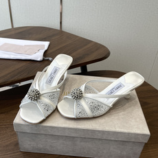 Jimmy Choo 26ss 春夏 系列JC新款 高跟拖鞋 凉鞋模糊鞋履与珠宝配饰之间的界线 鲜明 J Jimmy Choo 26ss 春夏 系列JC新款 高跟拖鞋 凉鞋模糊鞋履与珠宝配饰之间的界线 鲜明 J