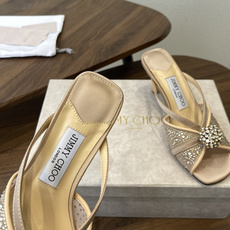 Jimmy Choo 26ss 春夏 系列JC新款 高跟拖鞋 凉鞋模糊鞋履与珠宝配饰之间的界线 鲜明 J Jimmy Choo 26ss 春夏 系列JC新款 高跟拖鞋 凉鞋模糊鞋履与珠宝配饰之间的界线 鲜明 J