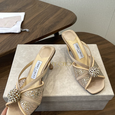 Jimmy Choo 26ss 春夏 系列JC新款 高跟拖鞋 凉鞋模糊鞋履与珠宝配饰之间的界线 鲜明 J Jimmy Choo 26ss 春夏 系列JC新款 高跟拖鞋 凉鞋模糊鞋履与珠宝配饰之间的界线 鲜明 J