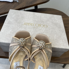 Jimmy Choo 26ss 春夏 系列JC新款 高跟拖鞋 凉鞋模糊鞋履与珠宝配饰之间的界线 鲜明 J Jimmy Choo 26ss 春夏 系列JC新款 高跟拖鞋 凉鞋模糊鞋履与珠宝配饰之间的界线 鲜明 J
